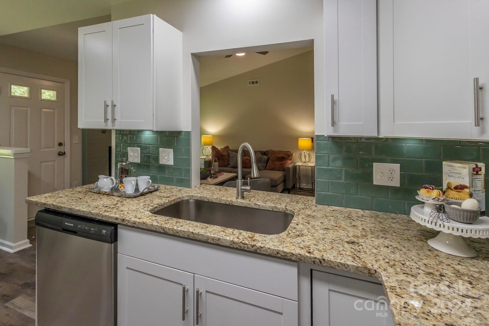 Property Photo:  6627 Woodwedge Drive  NC 28227 