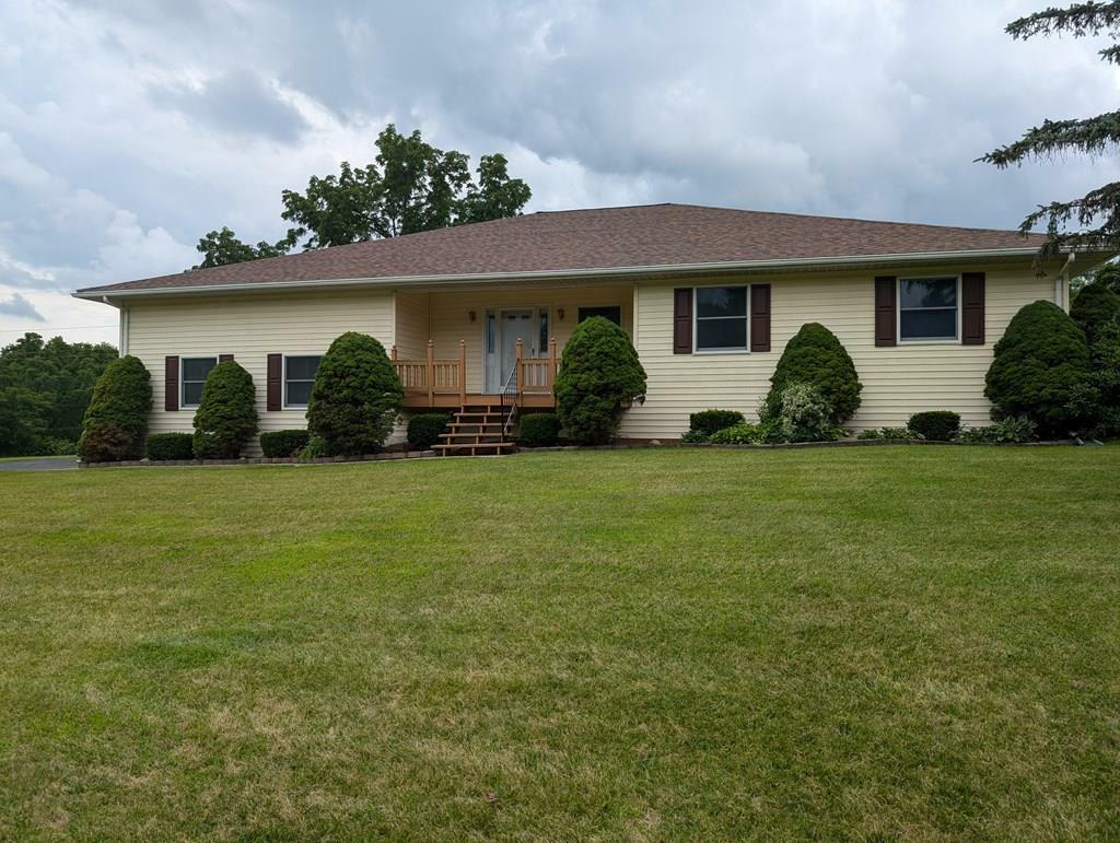 Property Photo:  109 Lancelot Drive  NY 14903 