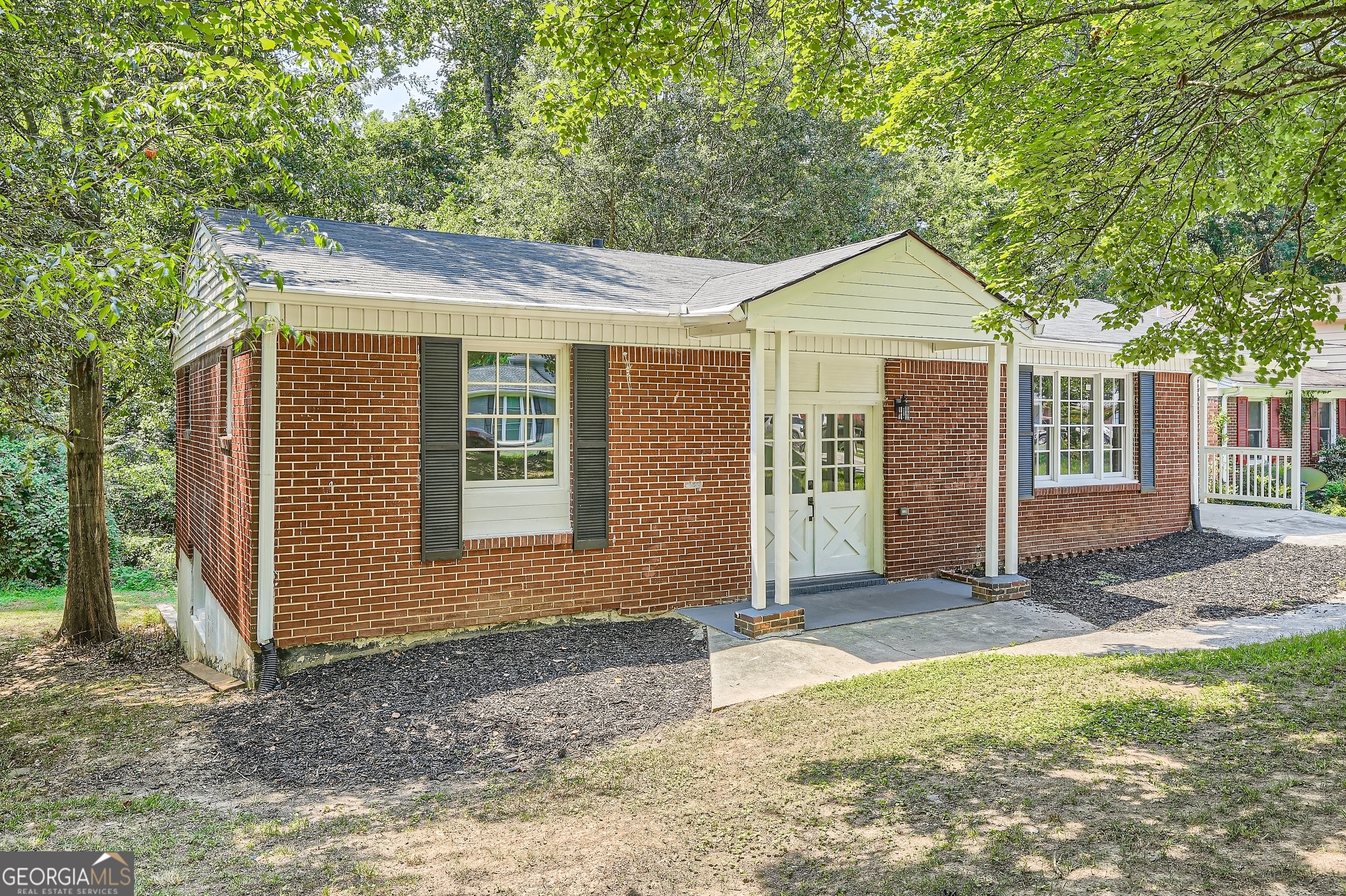 Property Photo:  895 NW Kings Grant  GA 30318 