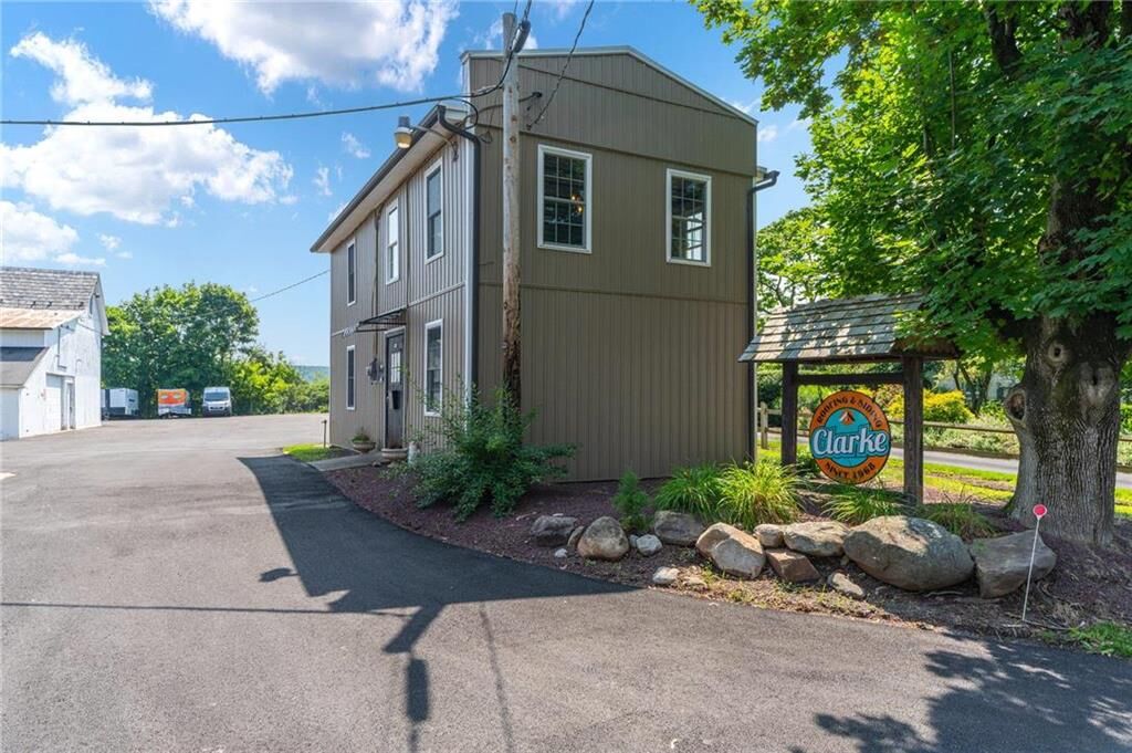 Property Photo: 1924 Rt 212 PA 18951