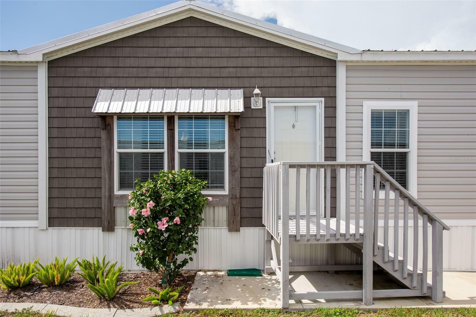 Property Photo:  1498 Sanderling Drive  FL 34224 