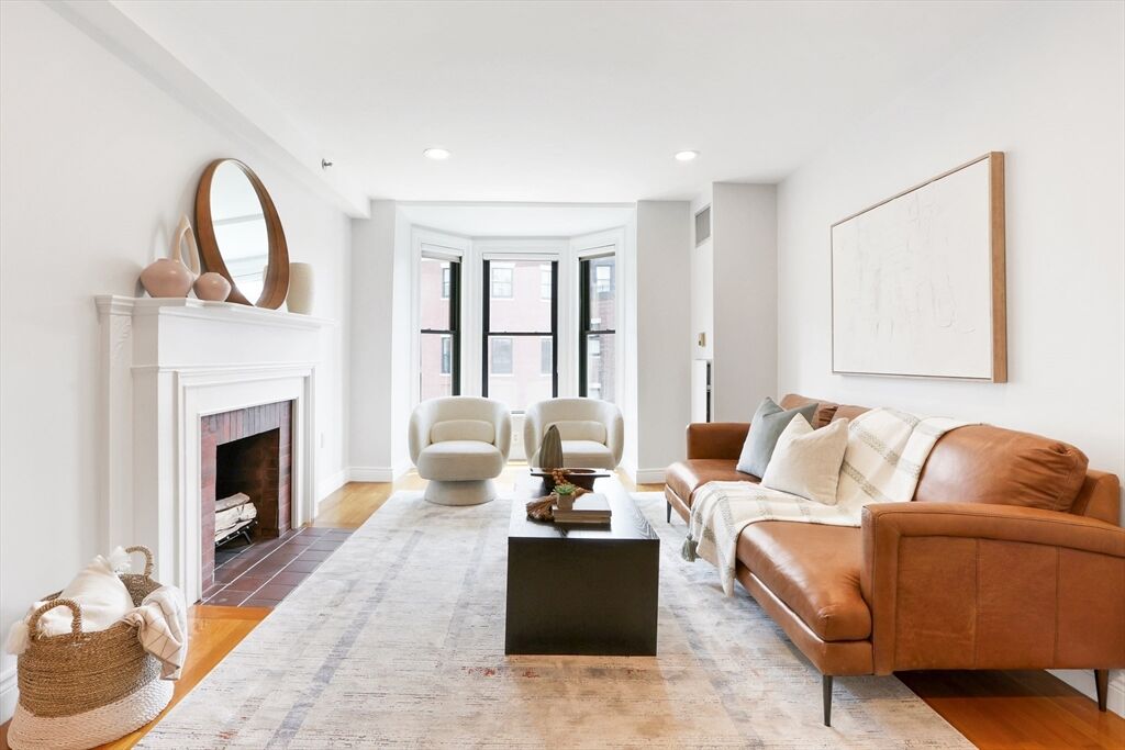 Property Photo:  10 Charlesgate East 403  MA 02215 