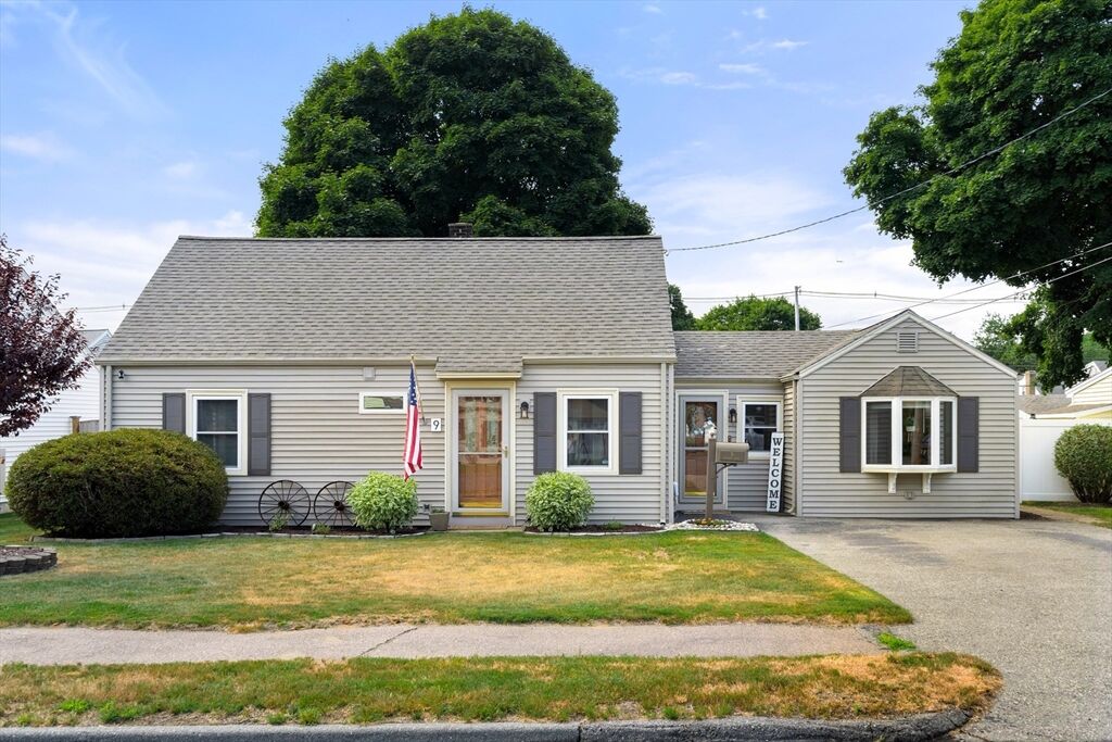 Property Photo:  9 Anthony Rd  MA 01960 