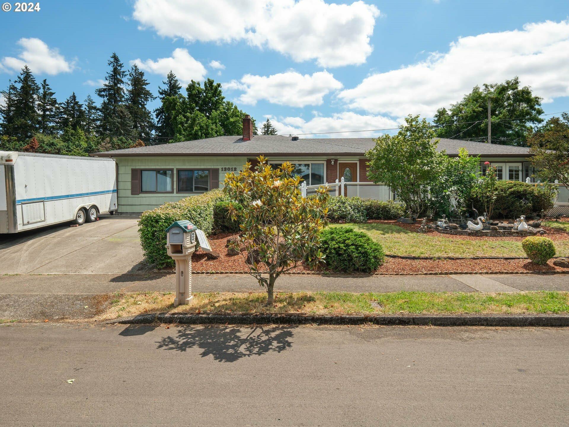 Property Photo:  13012 NE Tillamook St  OR 97230 