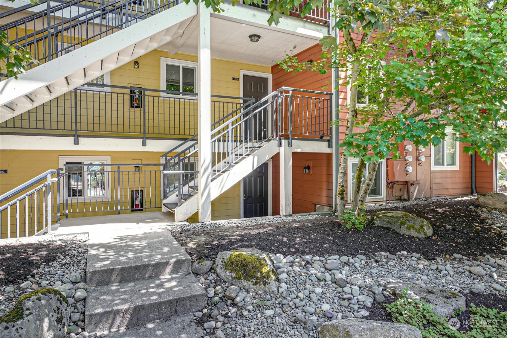 Property Photo:  12601 SE 41st Place C204  WA 98006 