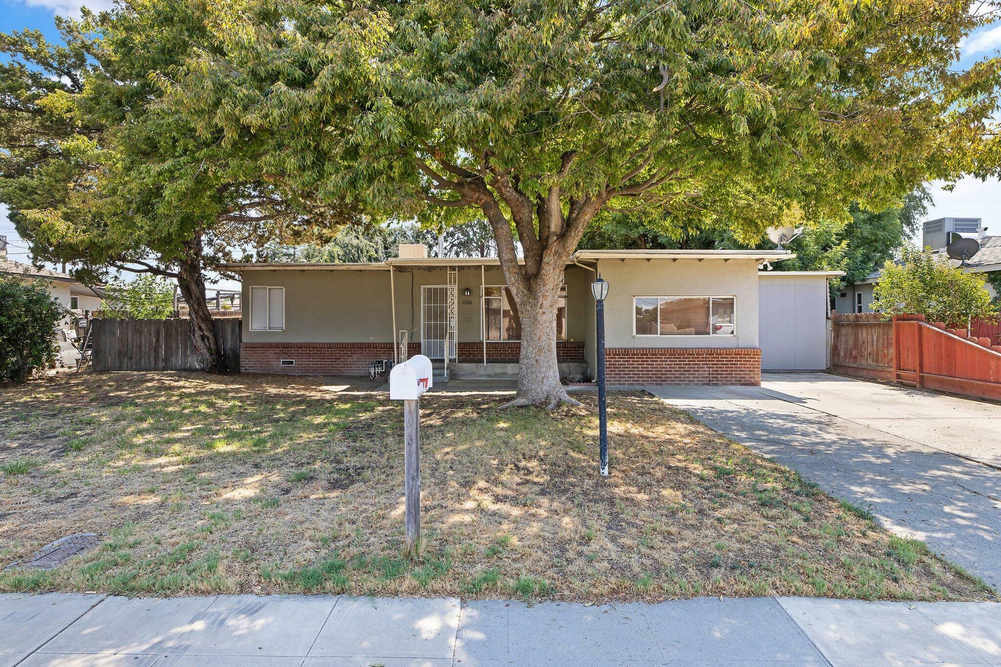 Property Photo:  536 N Beatrice Drive  CA 93274 