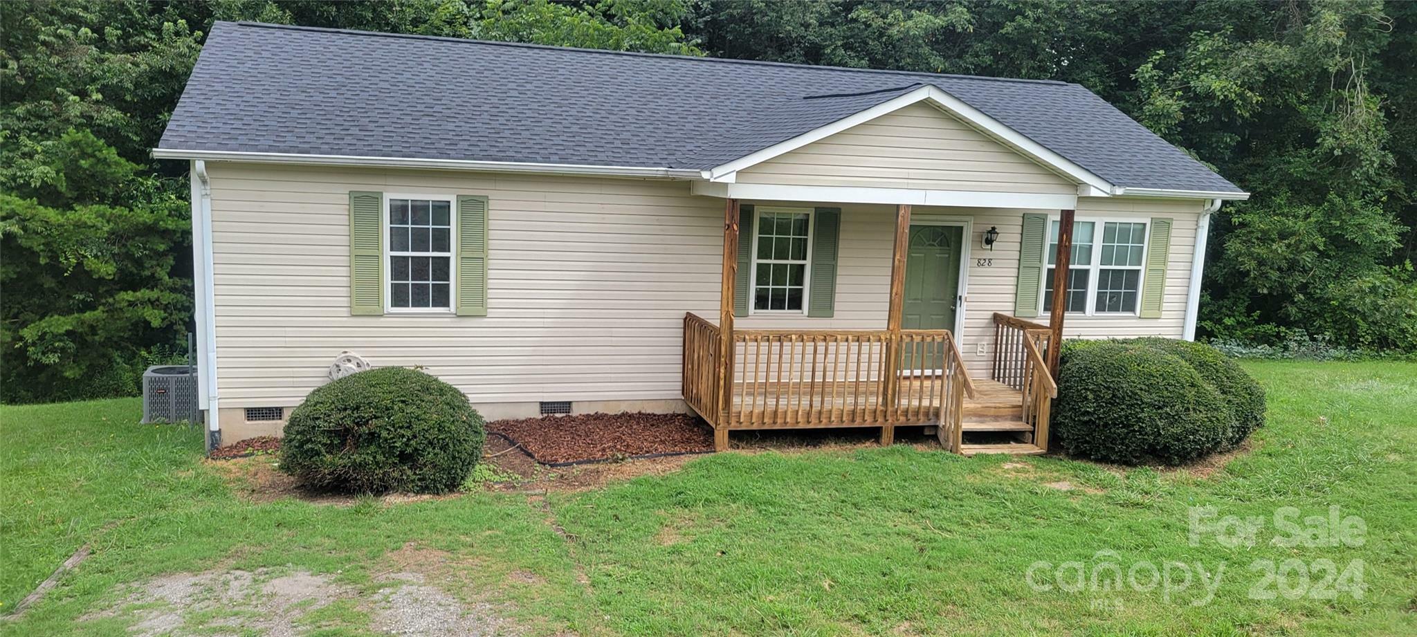 Property Photo:  828 Cline Avenue  NC 28690 