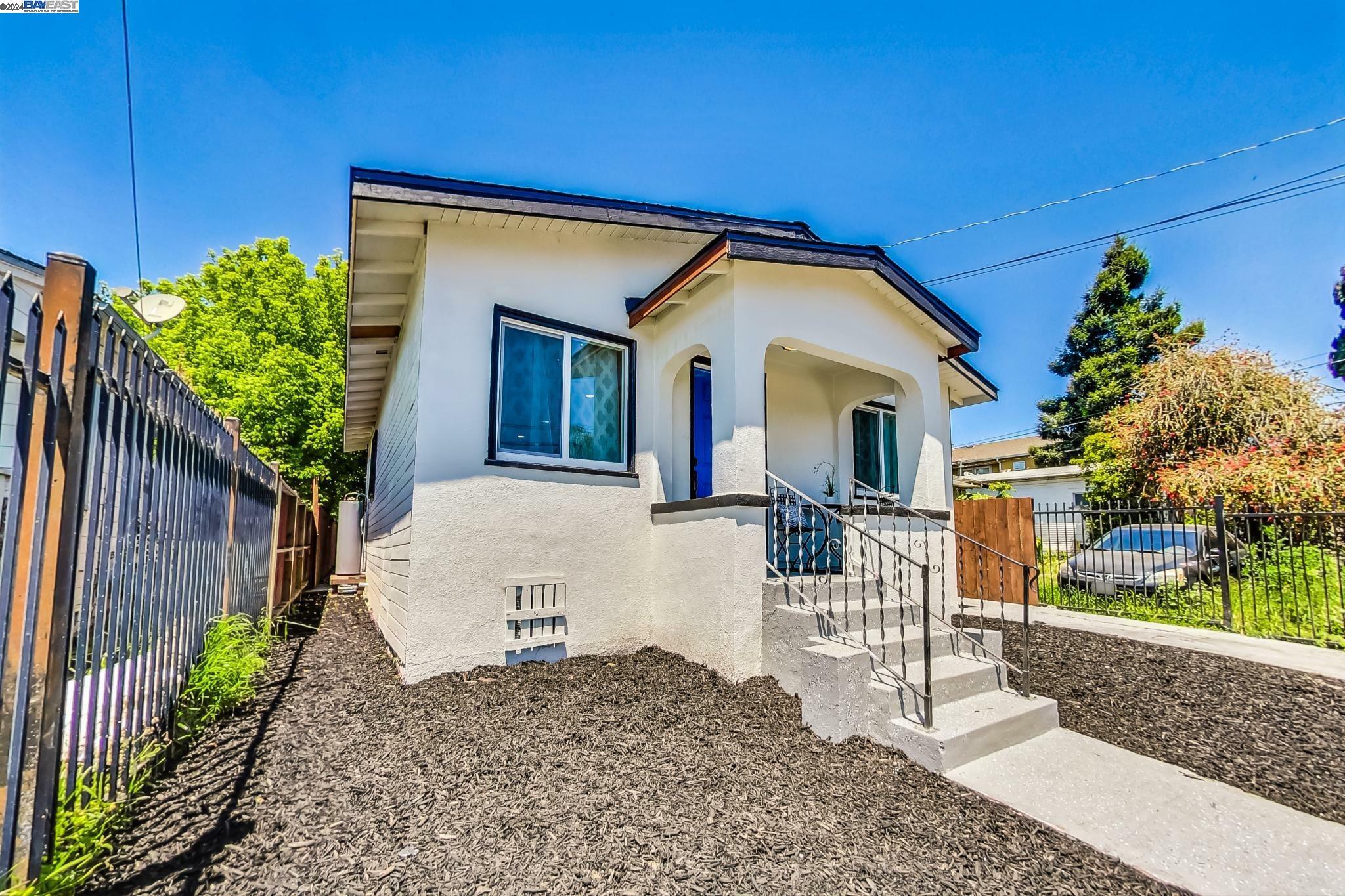 Property Photo:  1141 Seminary Ave  CA 94601 