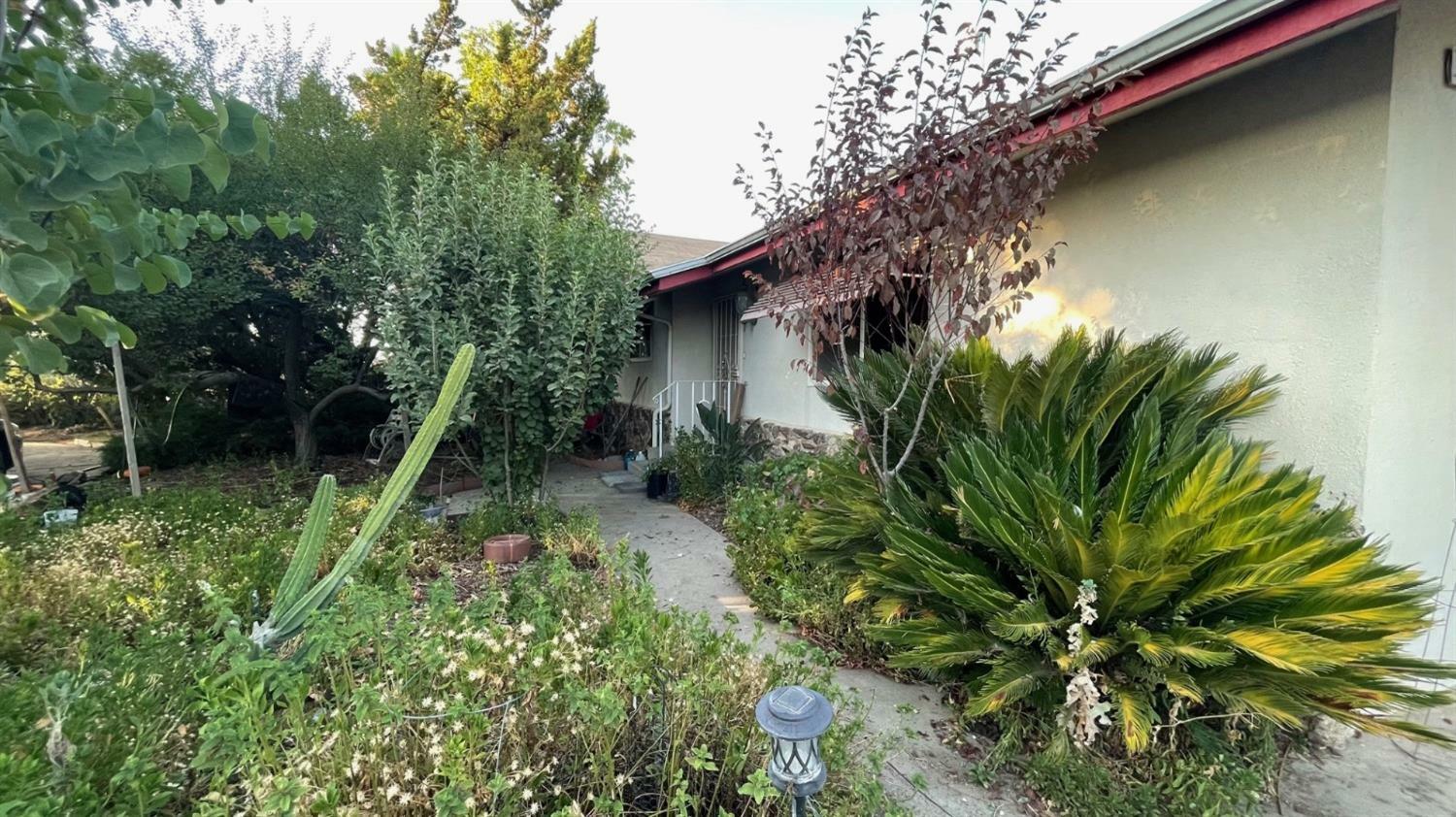 Property Photo:  23557 Road 14  CA 93610 