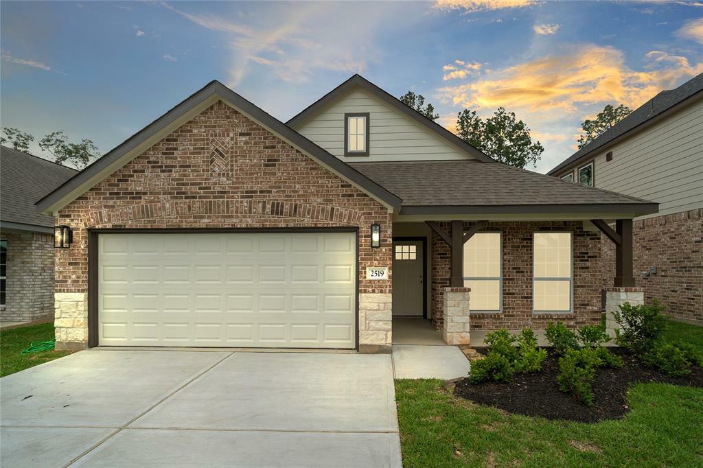 Property Photo: 2519 Forest Cedar Lane TX 77301