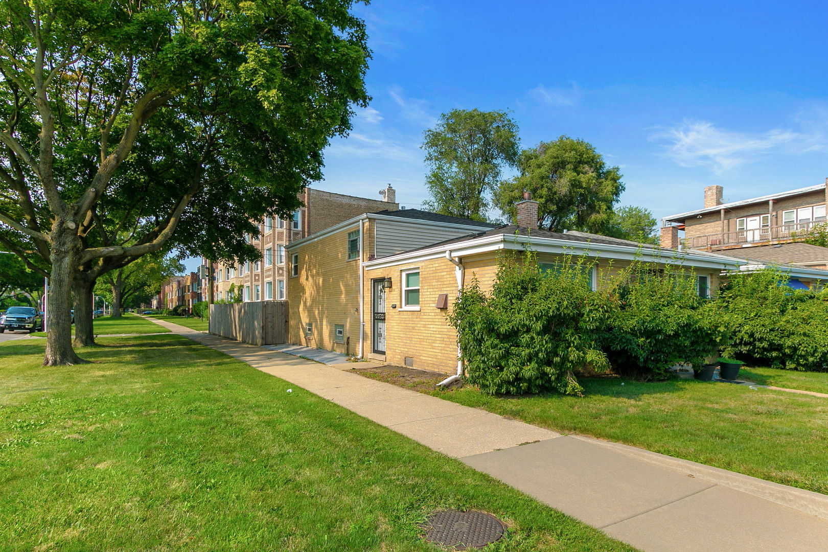 Property Photo:  200 E 83rd Street  IL 60619 