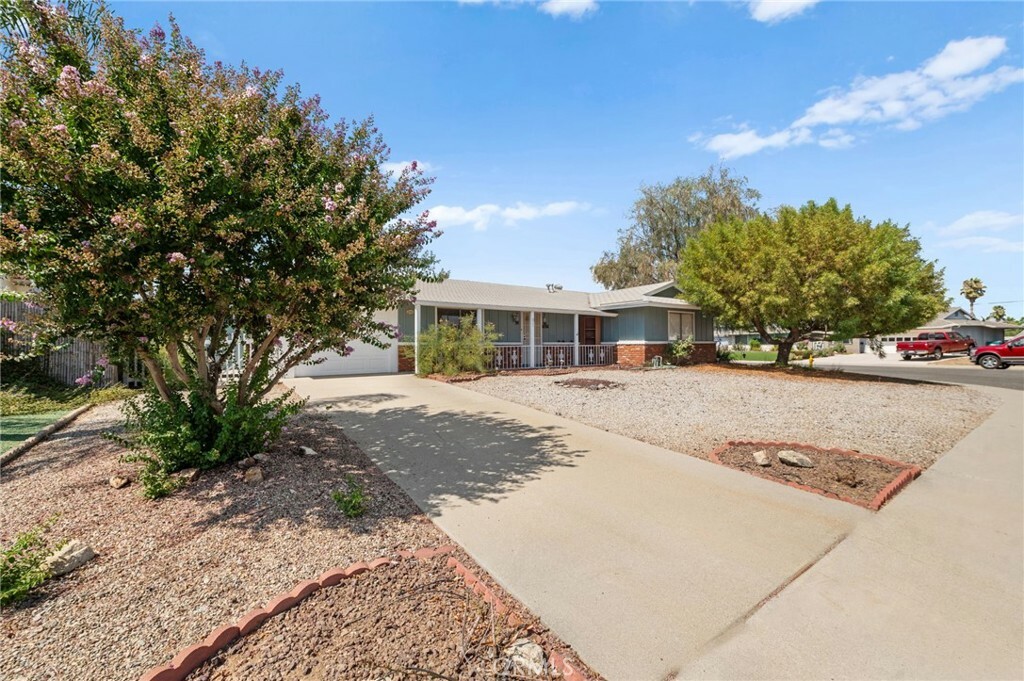 Property Photo: 25900 Coombe Hill Drive CA 92586
