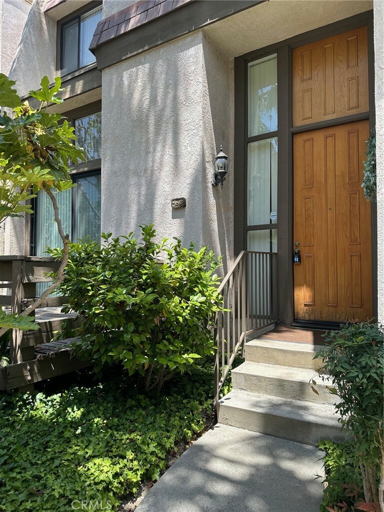 Property Photo:  9000 Vanalden Avenue 168  CA 91324 