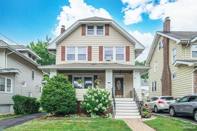 Property Photo:  237 Chestnut Avenue  NJ 07603 