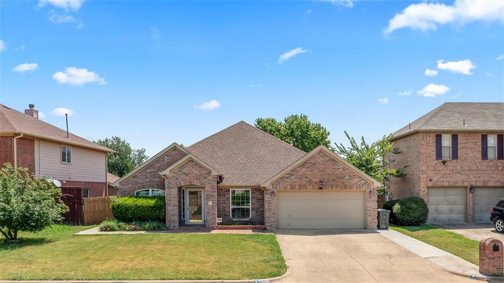 6405 Viking Trail  Arlington TX 76001 photo