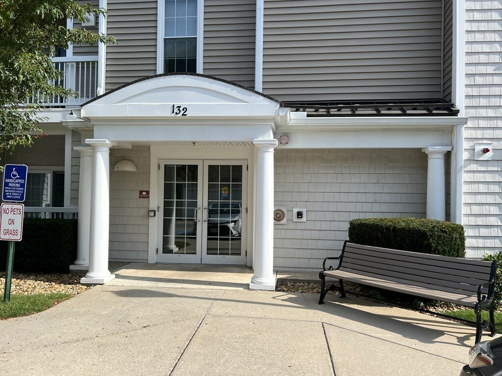 Property Photo: 132 Clocktower 4310 MA 02451