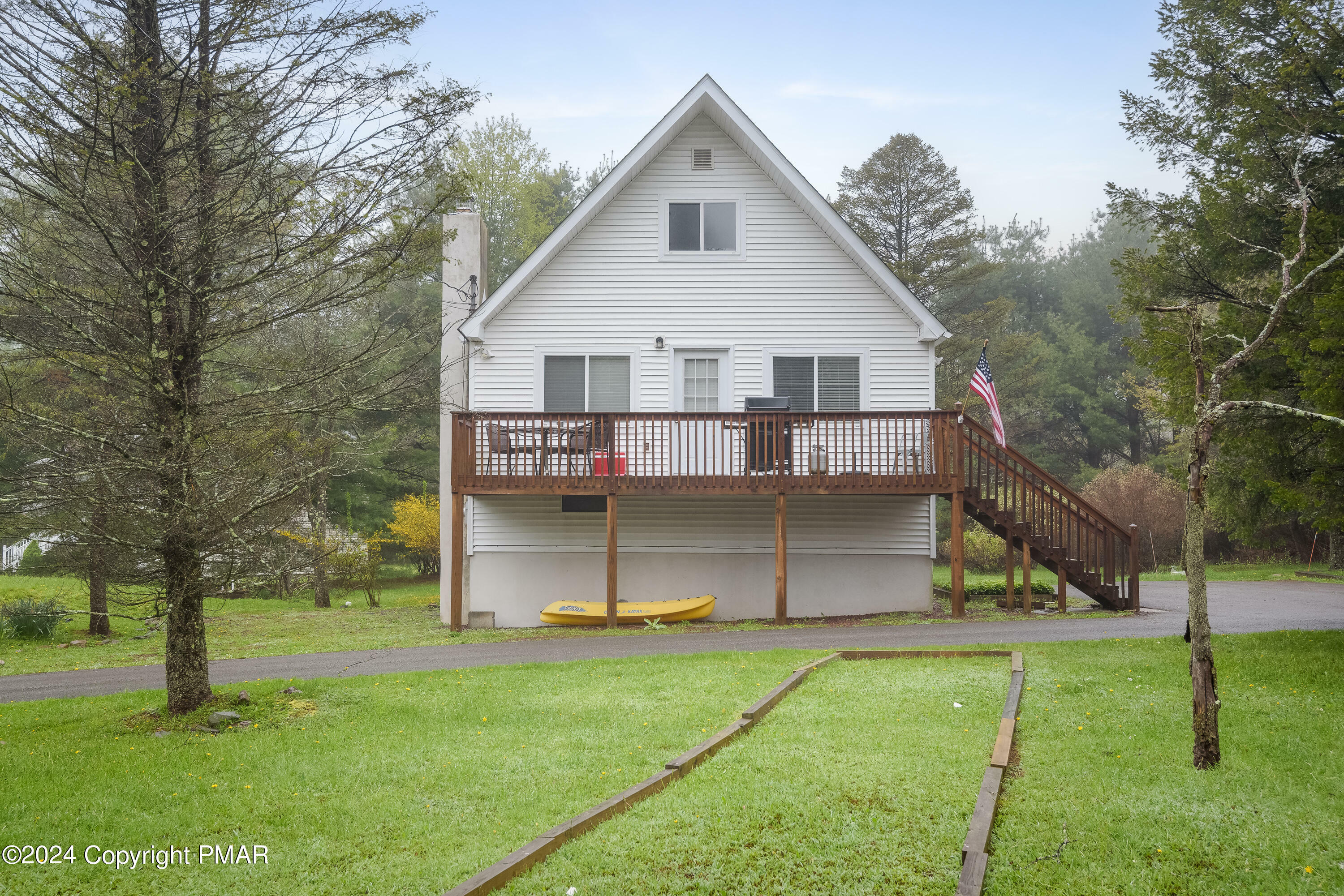 Property Photo:  105 Bull Run  PA 18334 