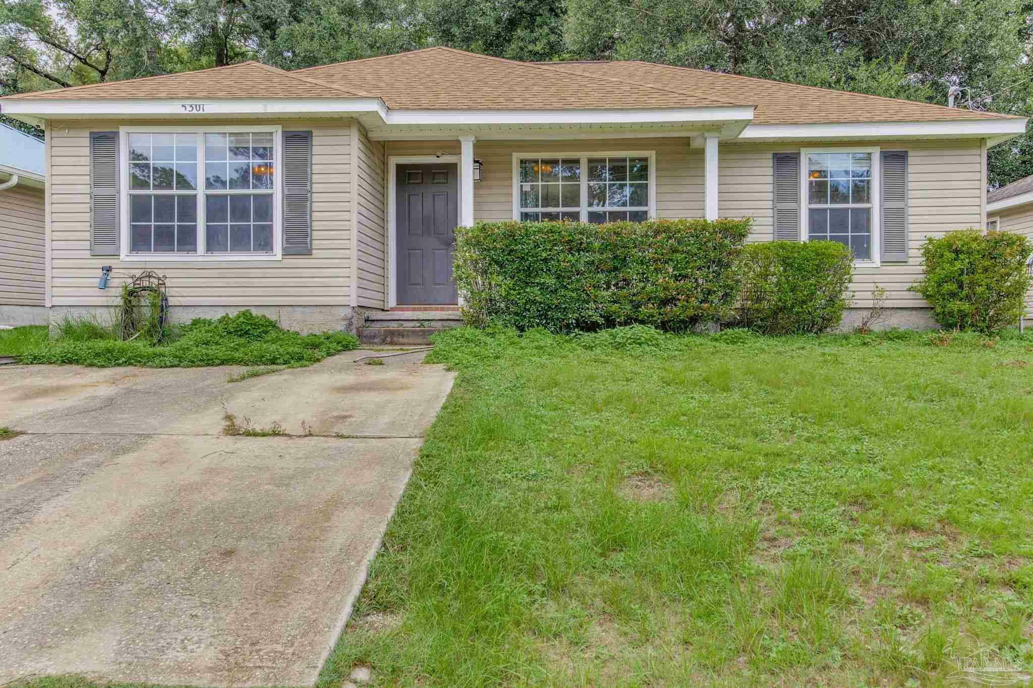 Property Photo:  5301 Overbrook Dr  FL 32570 