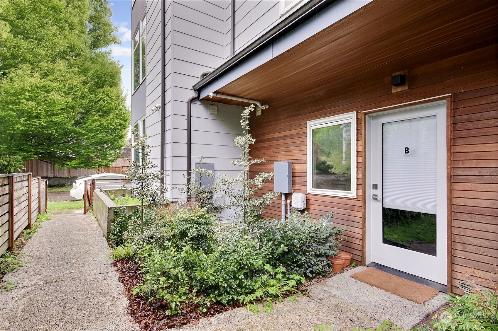 Property Photo:  1058 S Cloverdale B  WA 98108 