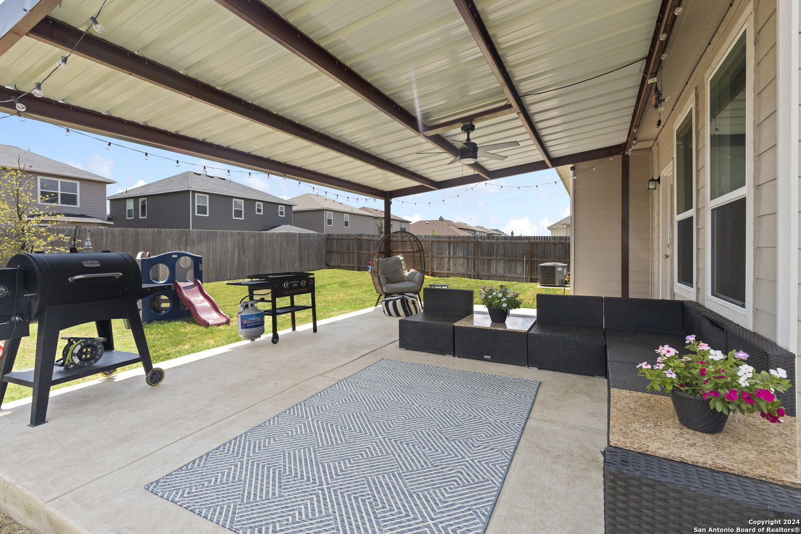 Property Photo:  457 Briarfield Dr  TX 78155 