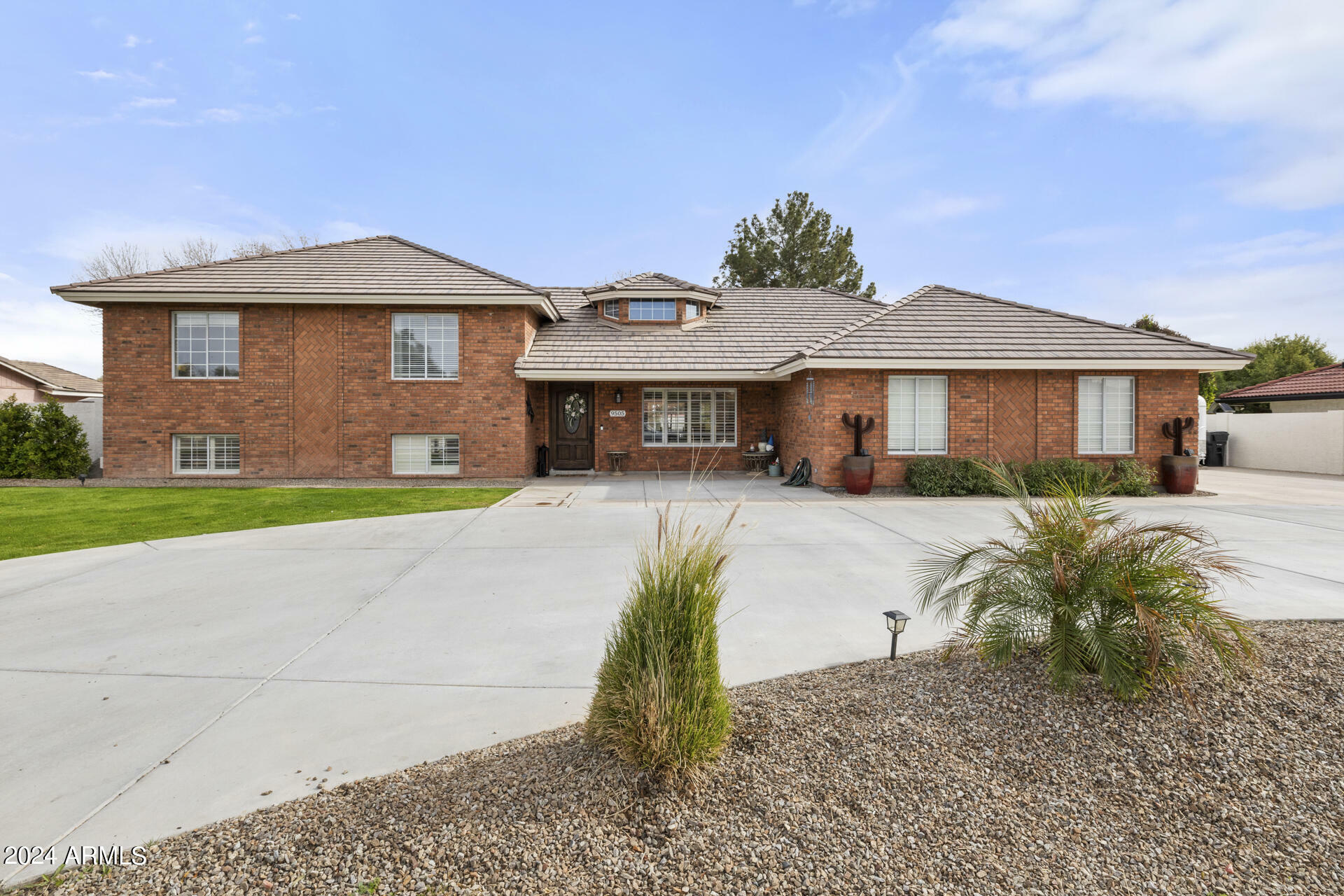 Property Photo:  9505 S Kenneth Place  AZ 85284 