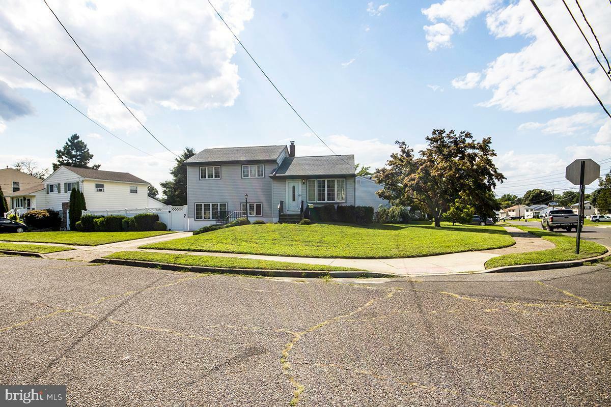 Property Photo:  613 Williams Avenue  NJ 08078 