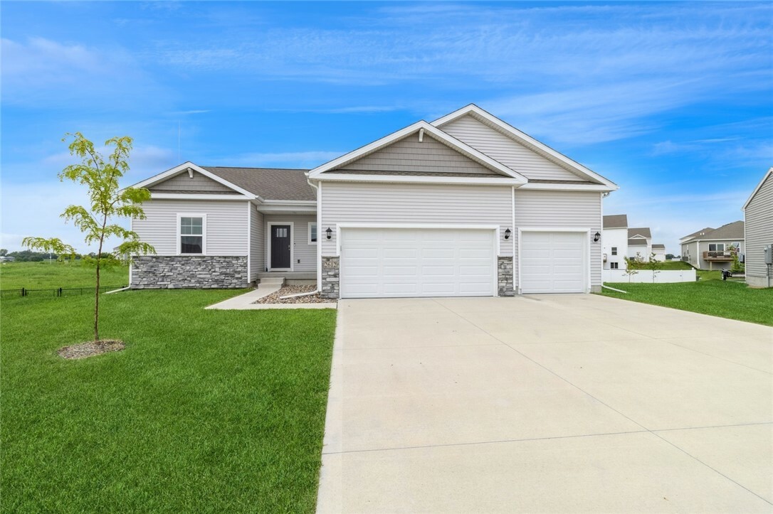 Property Photo:  2612 Spring Court SE  IA 50009 