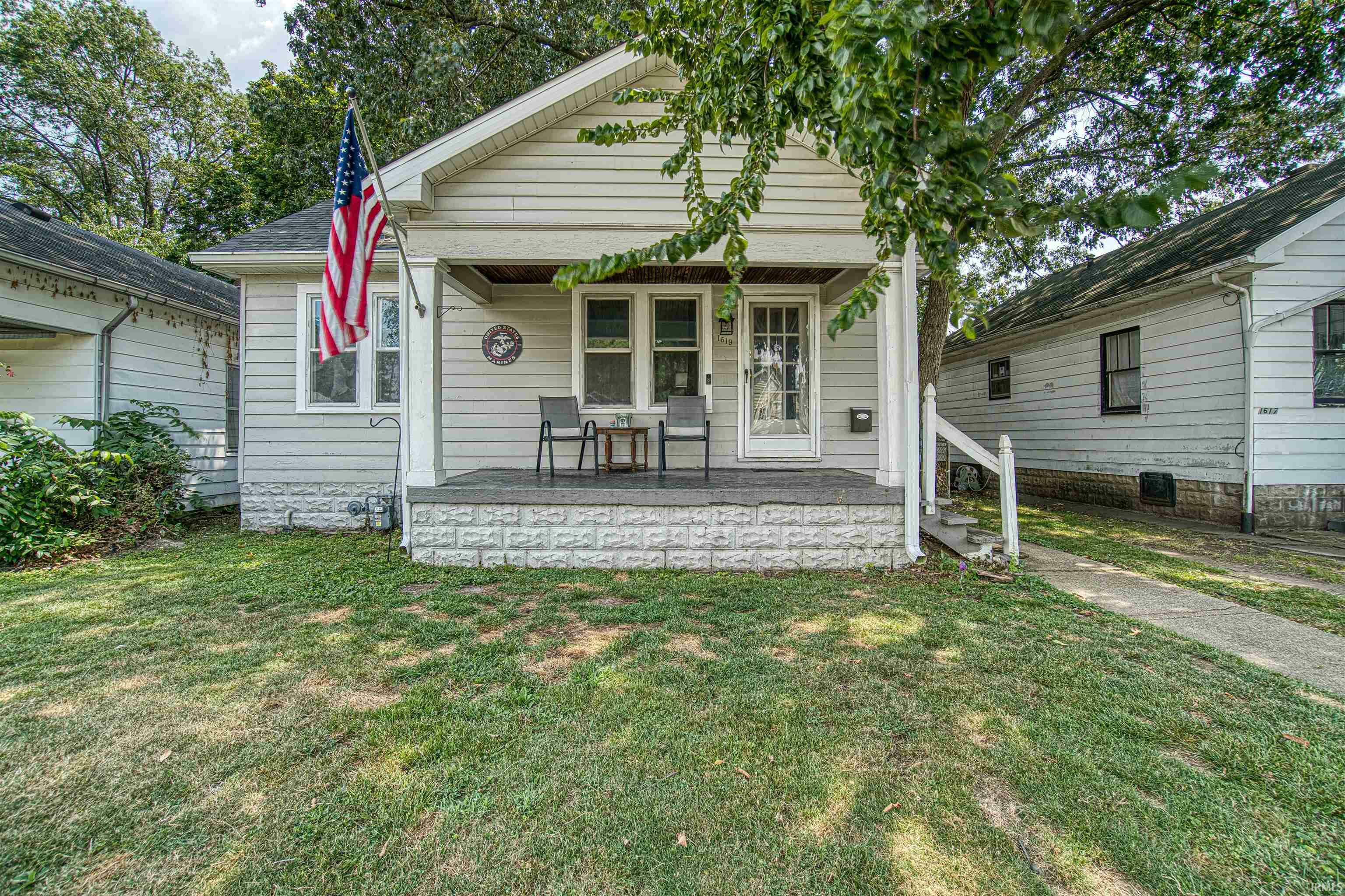 Property Photo:  1619 E Indiana Street  IN 47711 