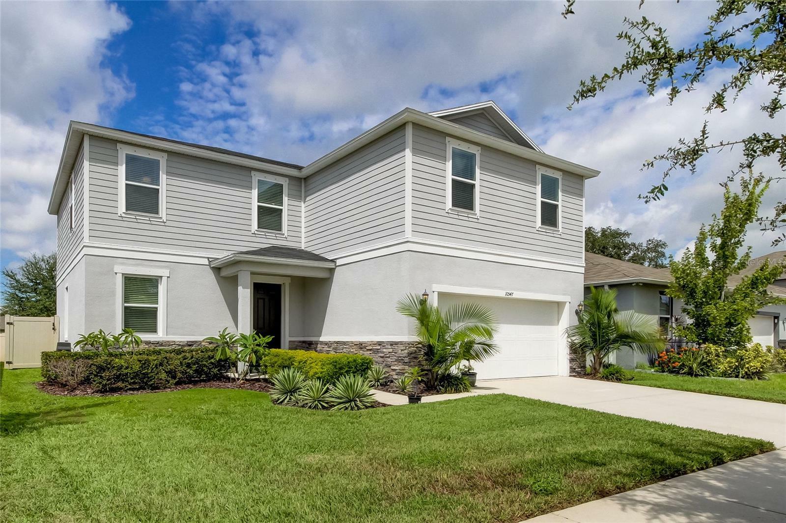 Property Photo:  10547 Laguna Plains Drive  FL 33578 