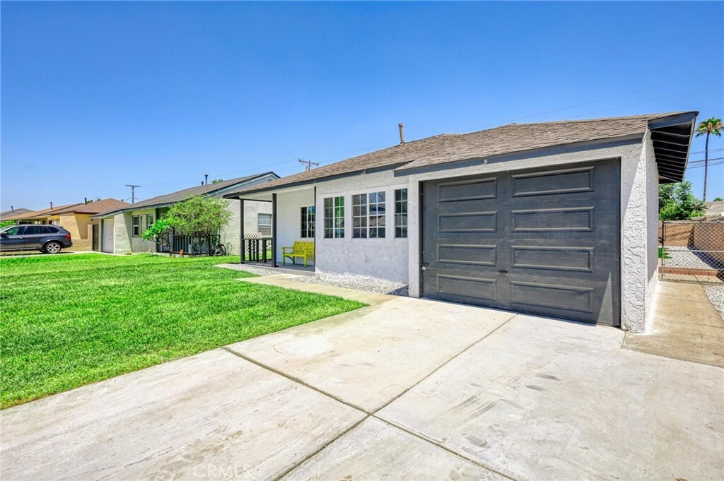 Property Photo: 11332 Gwynne Avenue CA 90650