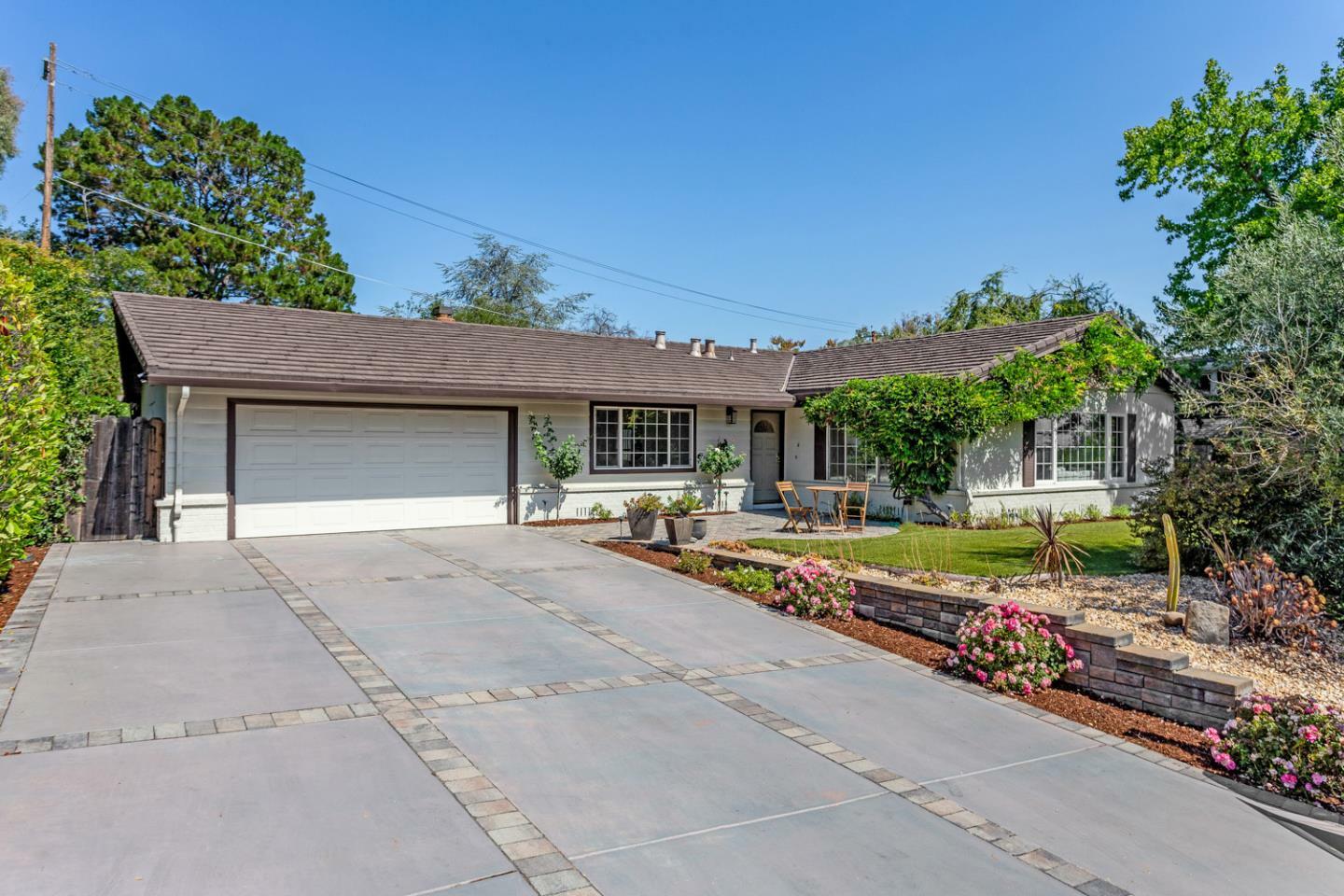 Property Photo:  1465 Redwood Drive  CA 94024 