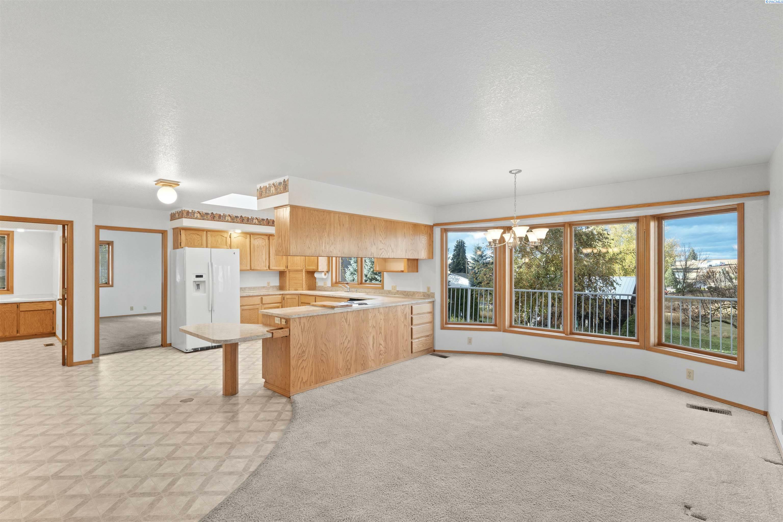 Property Photo:  805 Broadway Street  WA 99113 