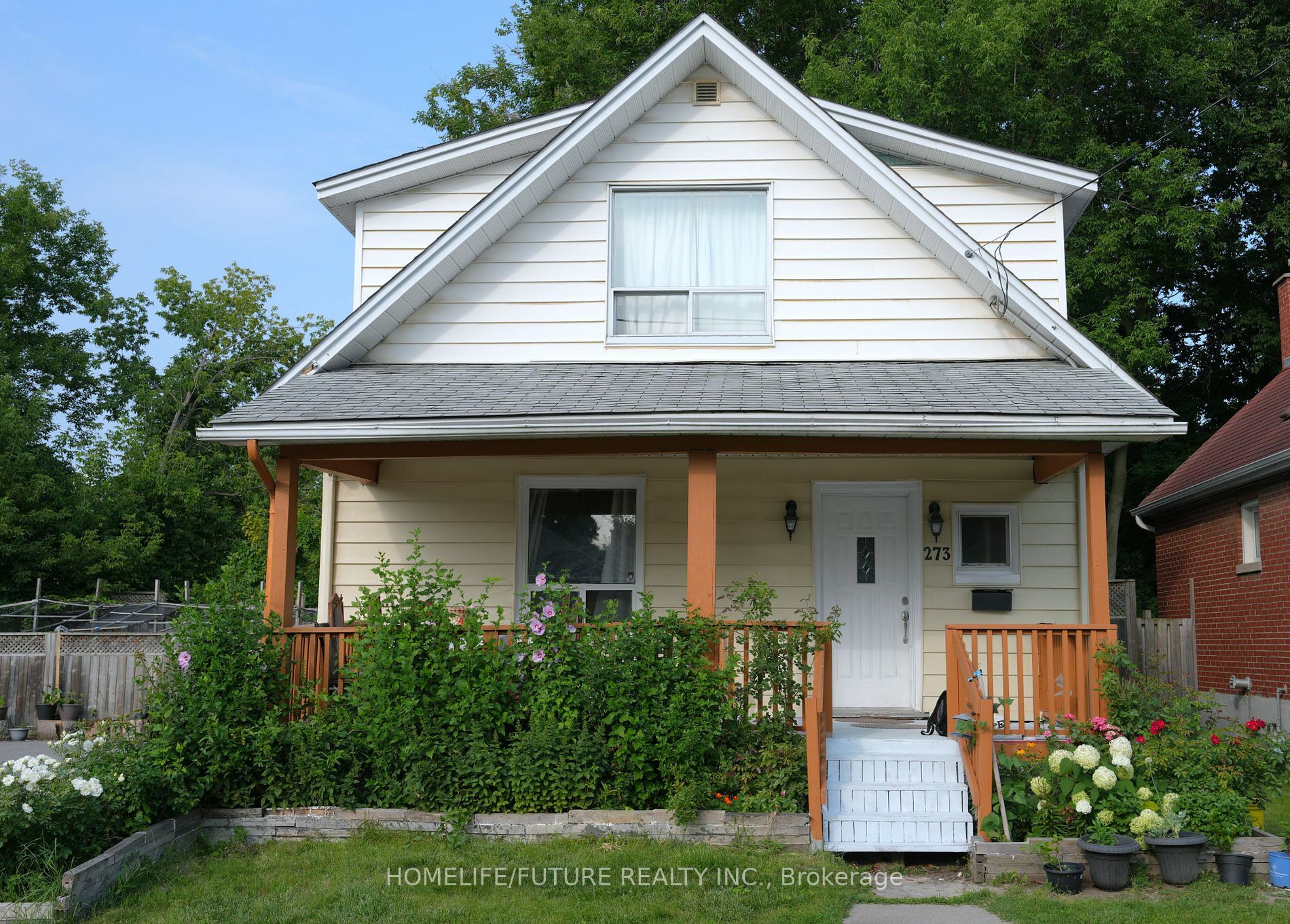 Property Photo:  273 Haig St  ON L1G 5N9 