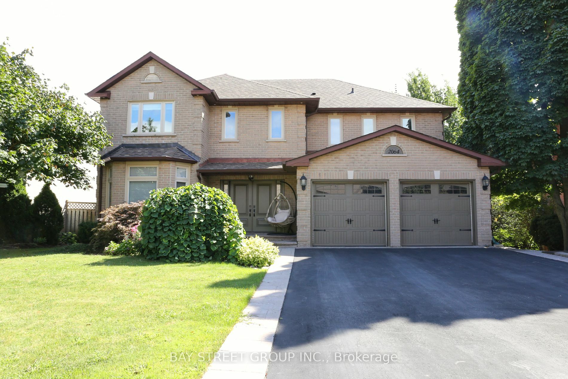 Property Photo:  2064 Nipigon Dr  ON L6H 4G2 