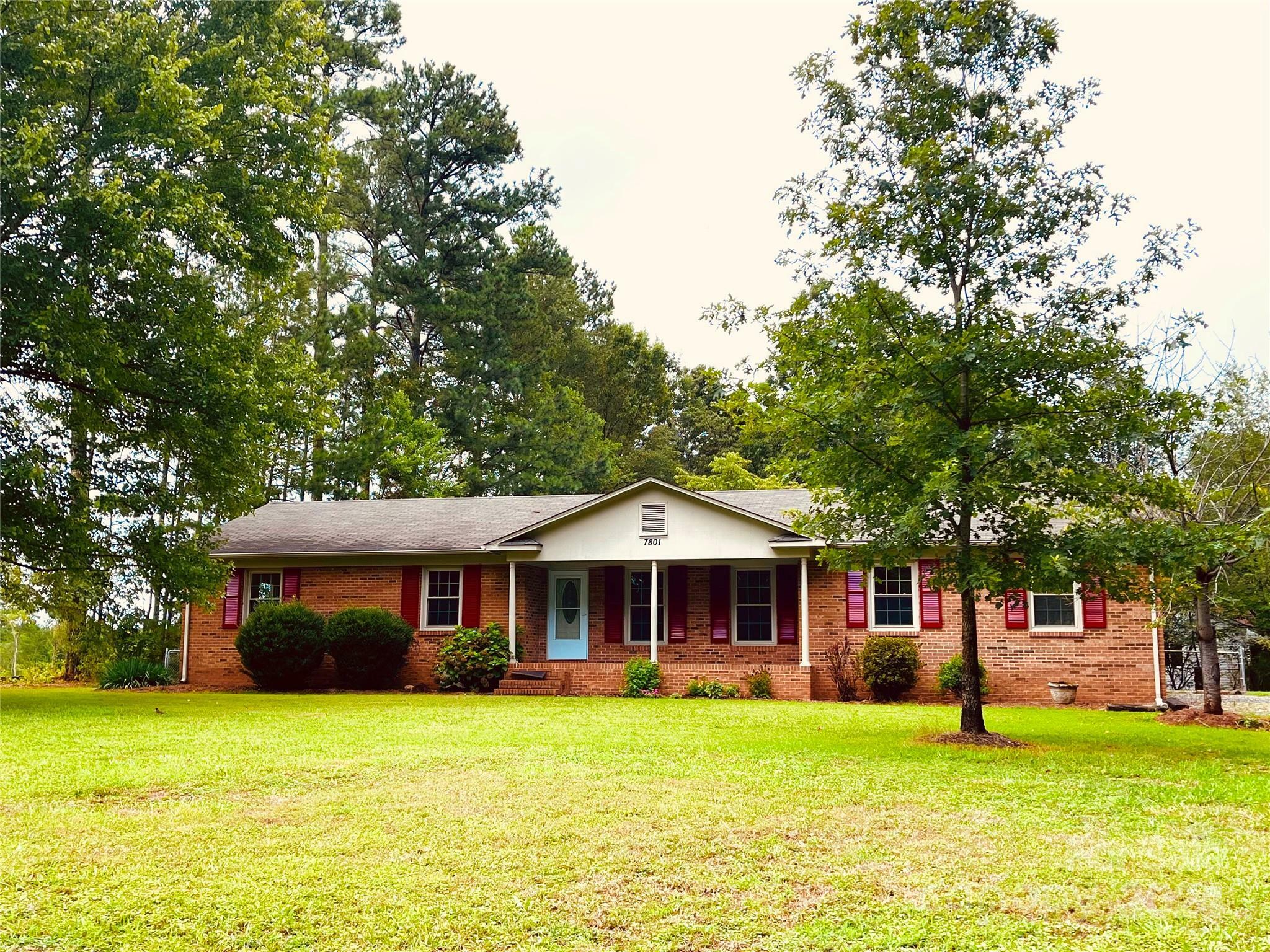 7801 Hagers Ferry Road  Denver NC 28037 photo