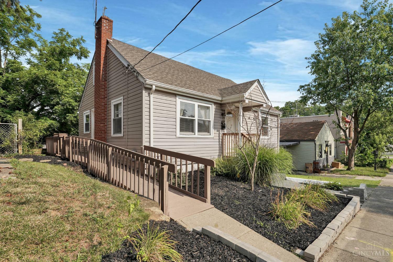 Property Photo:  3818 S Jefferson Avenue  OH 45212 