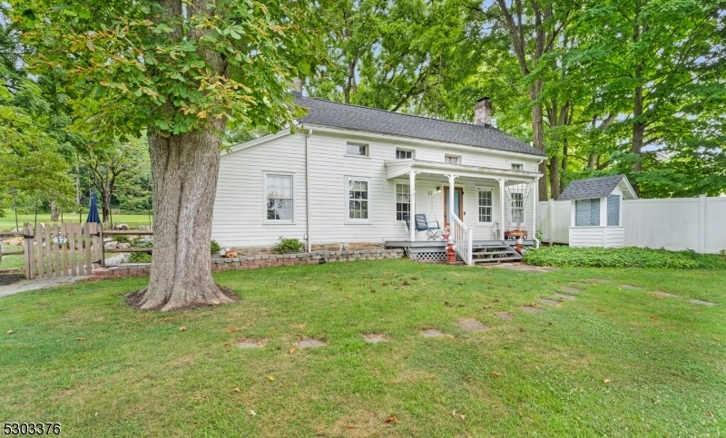 37 W Main St  Mendham Twp. NJ 07945 photo