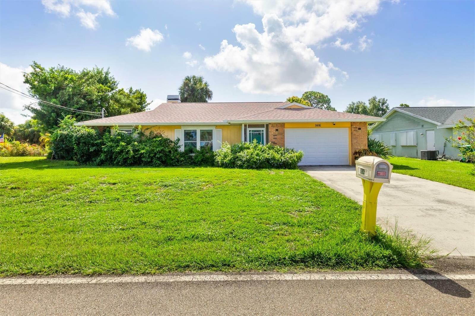 Property Photo:  1416 Inverness Street  FL 33952 