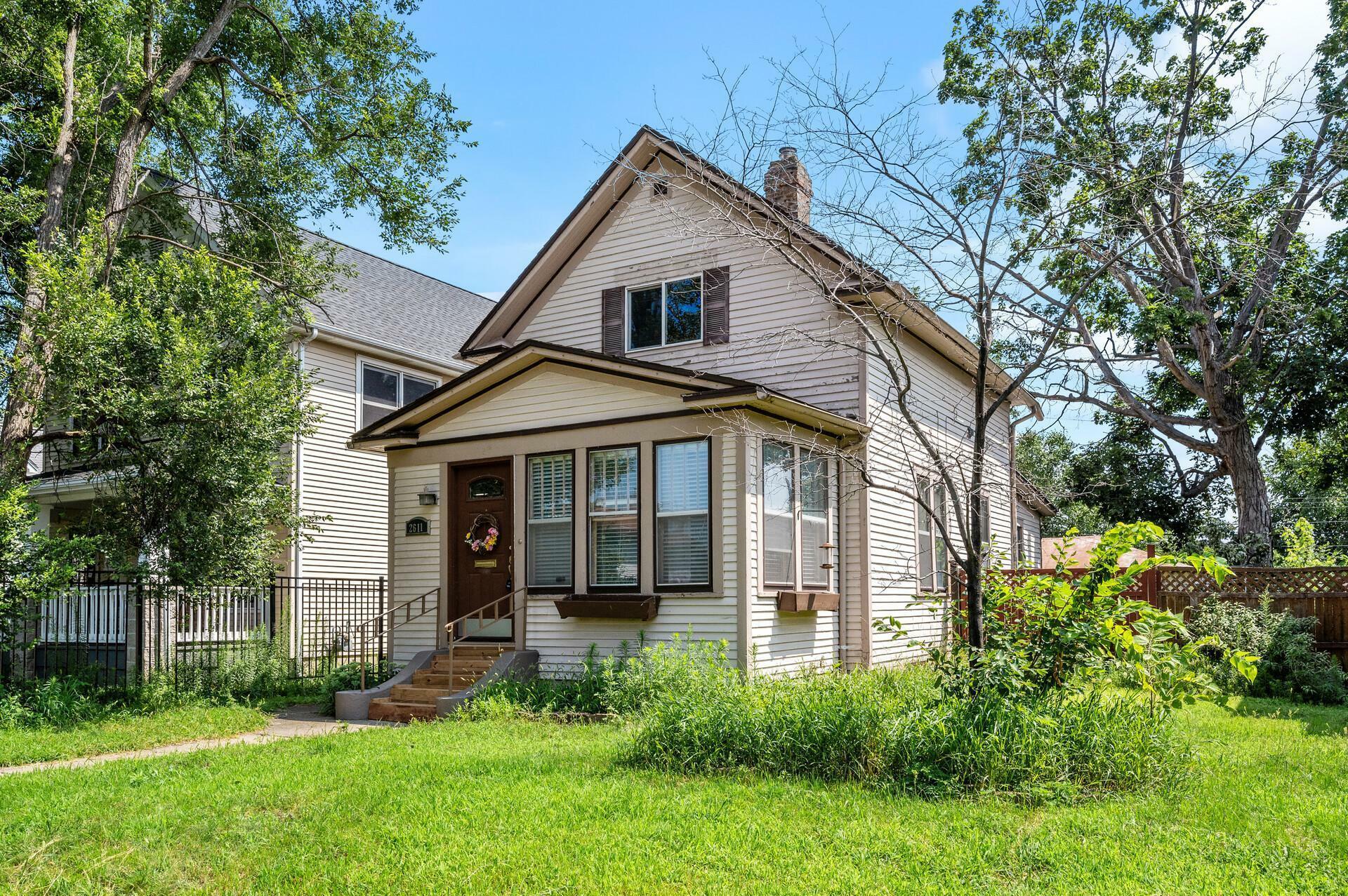 Property Photo:  2611 Longfellow Avenue  MN 55407 