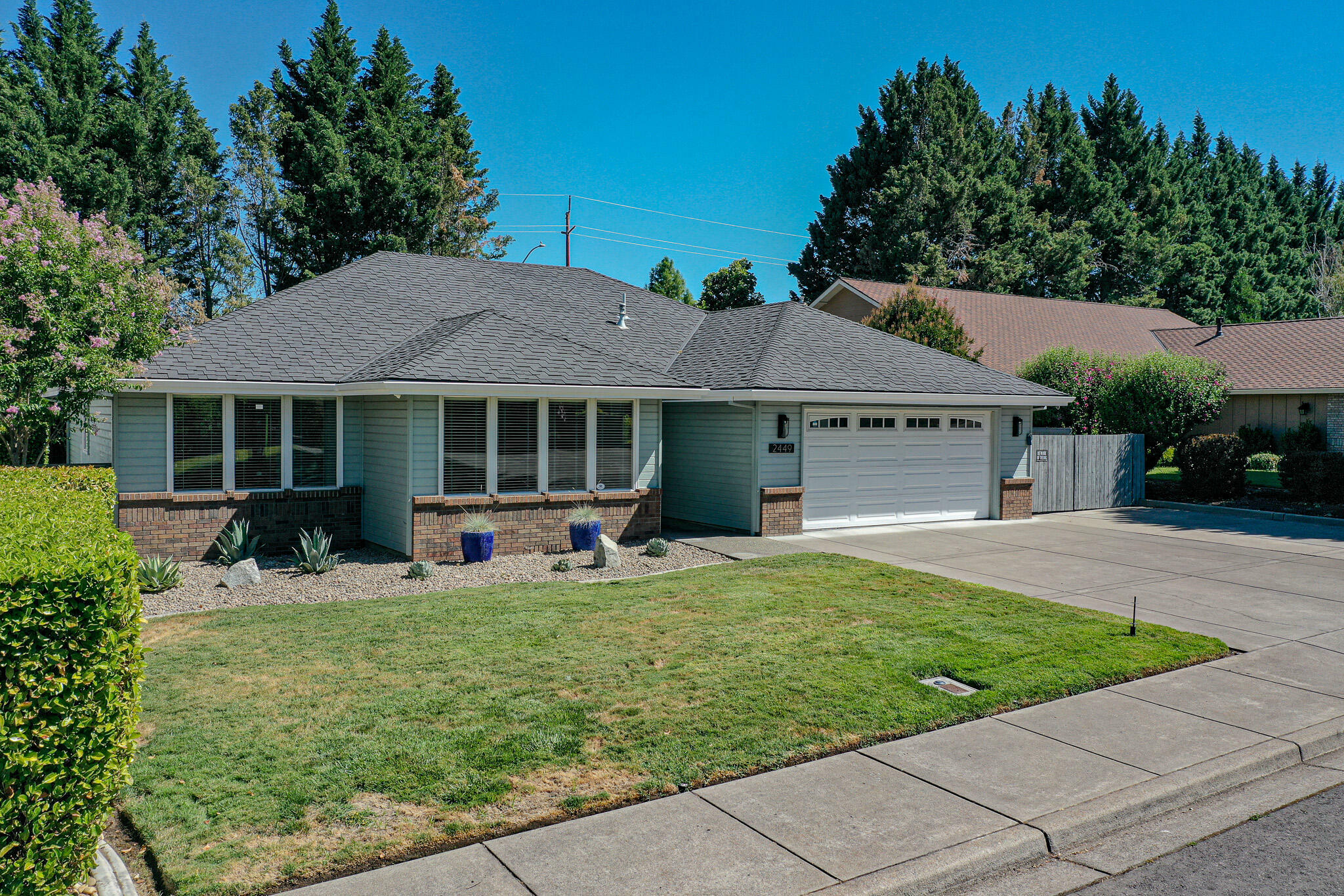 Property Photo:  2449 Greenridge Drive  OR 97504 