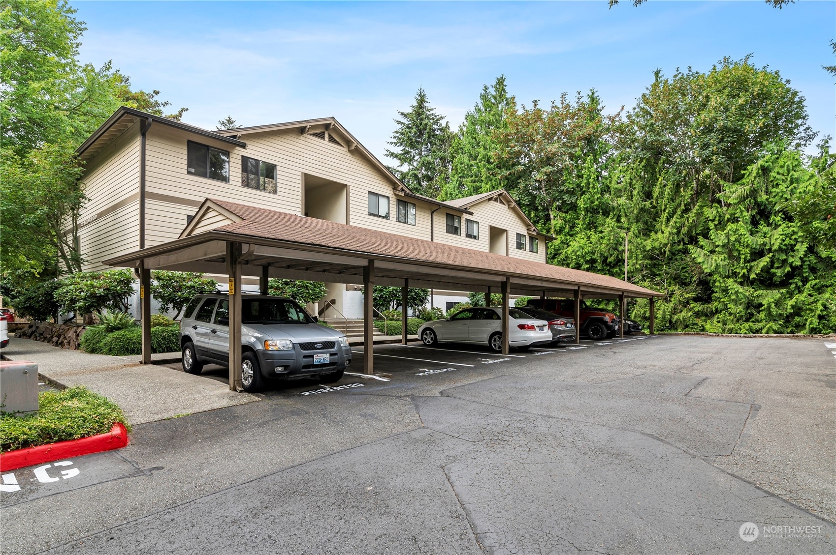 Property Photo:  222 NE Dogwood Street Ct C301  WA 98027 