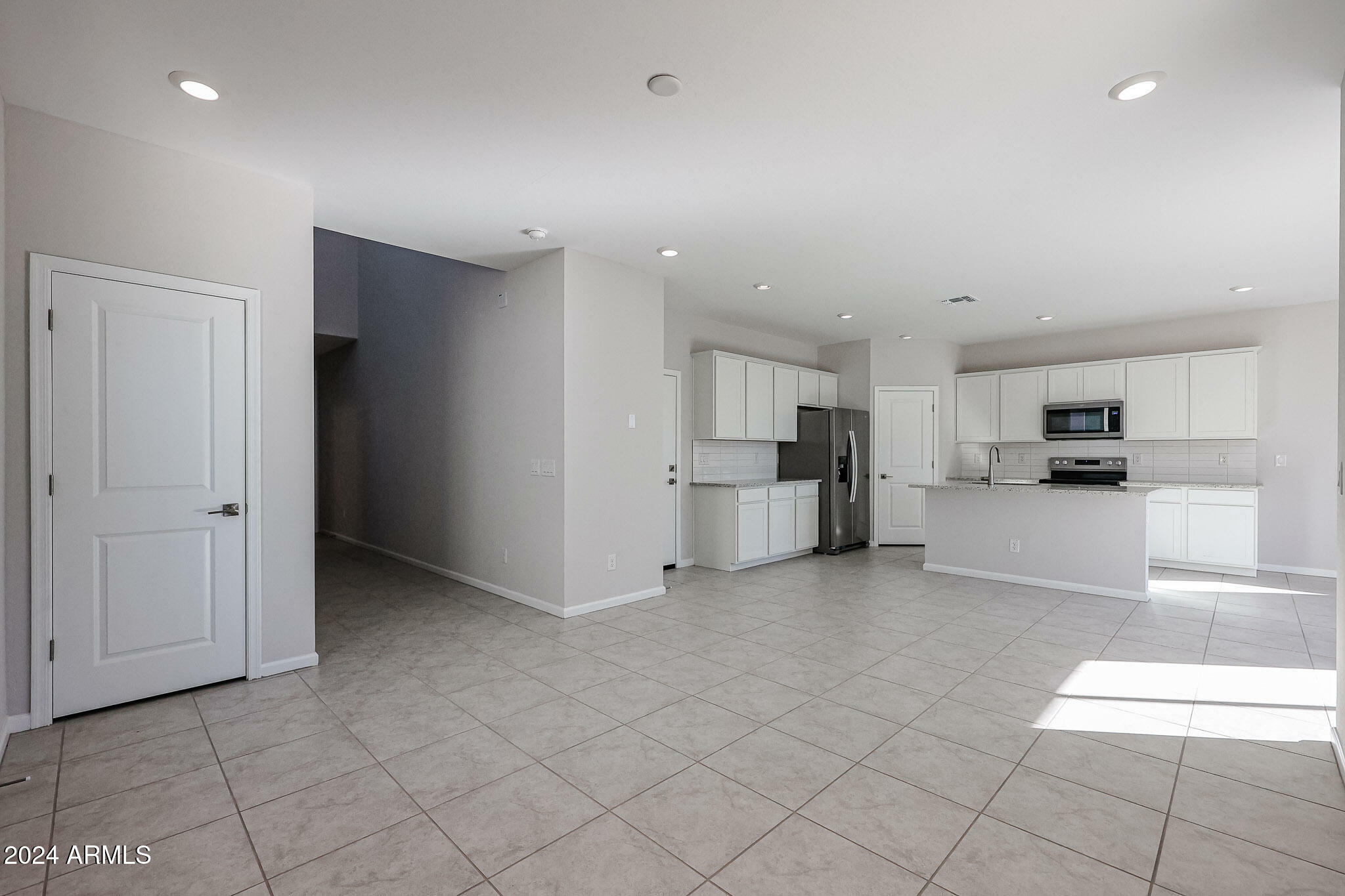 Property Photo:  2721 E Bluff Springs Avenue  AZ 85119 