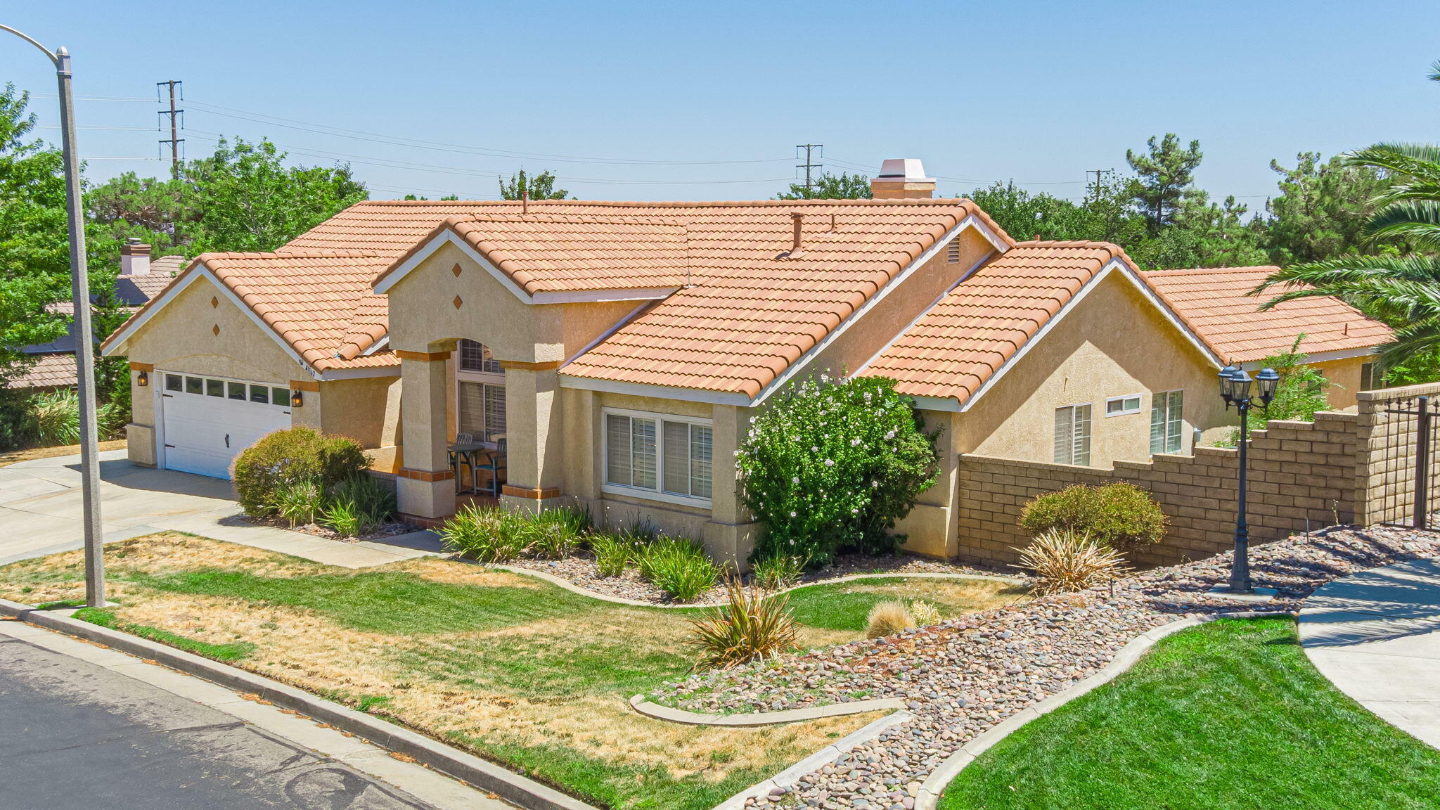 Property Photo:  41162 Estates Lane  CA 93551 