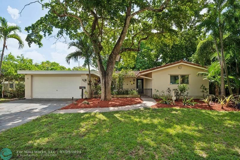 Property Photo:  840 Gardenia Ln  FL 33317 