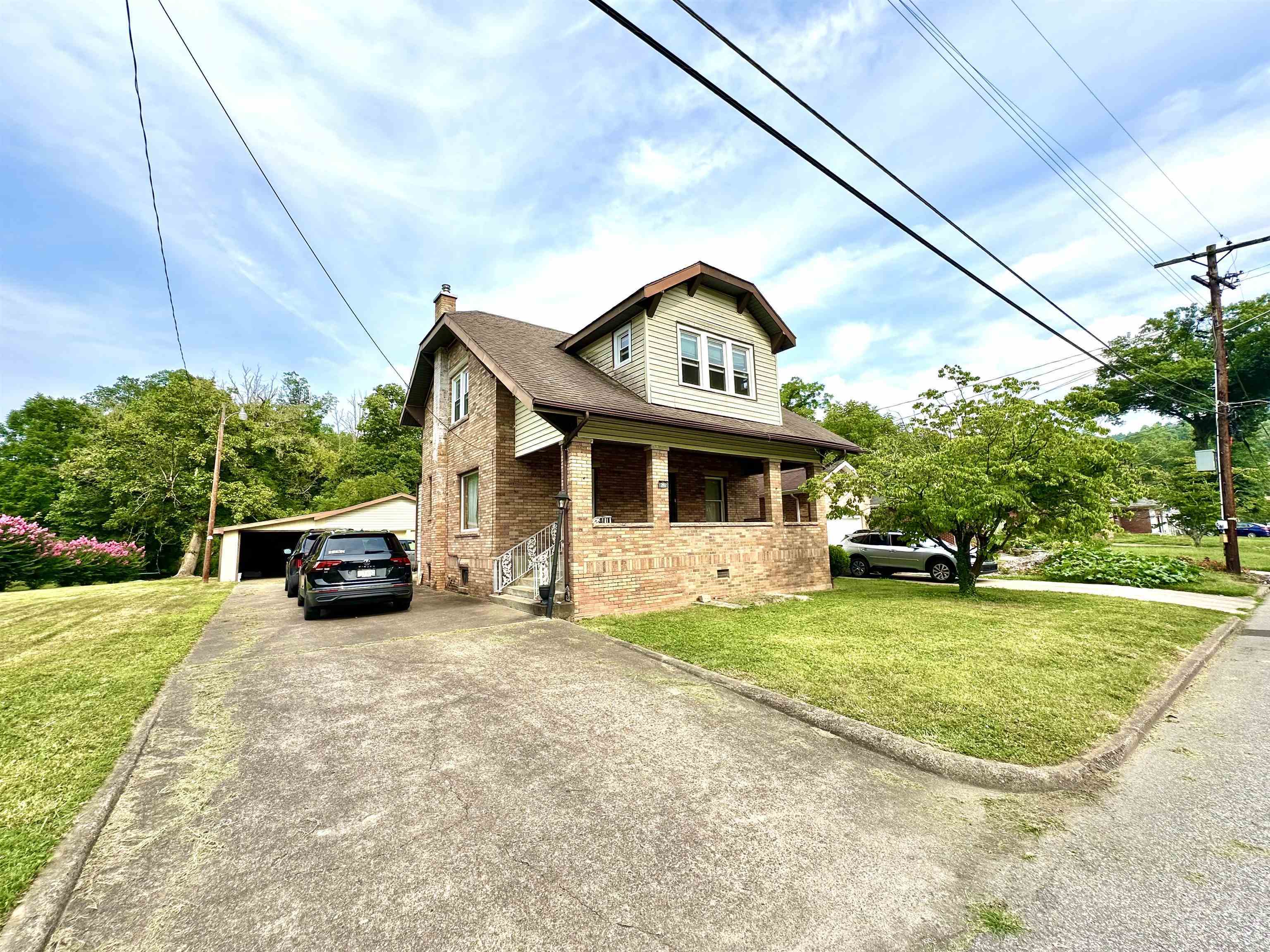 Property Photo:  2102 Donald Avenue  WV 25701 