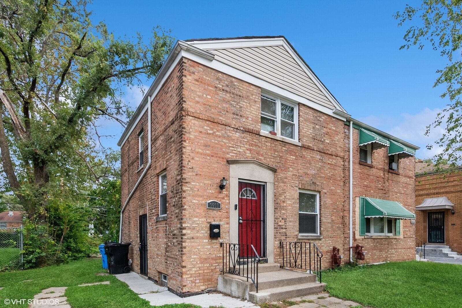Property Photo:  