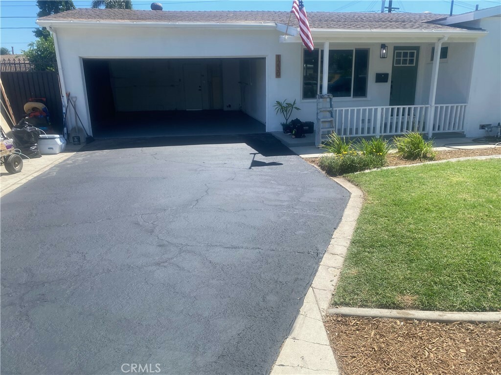 Property Photo:  1230 E Olive Court  CA 91764 