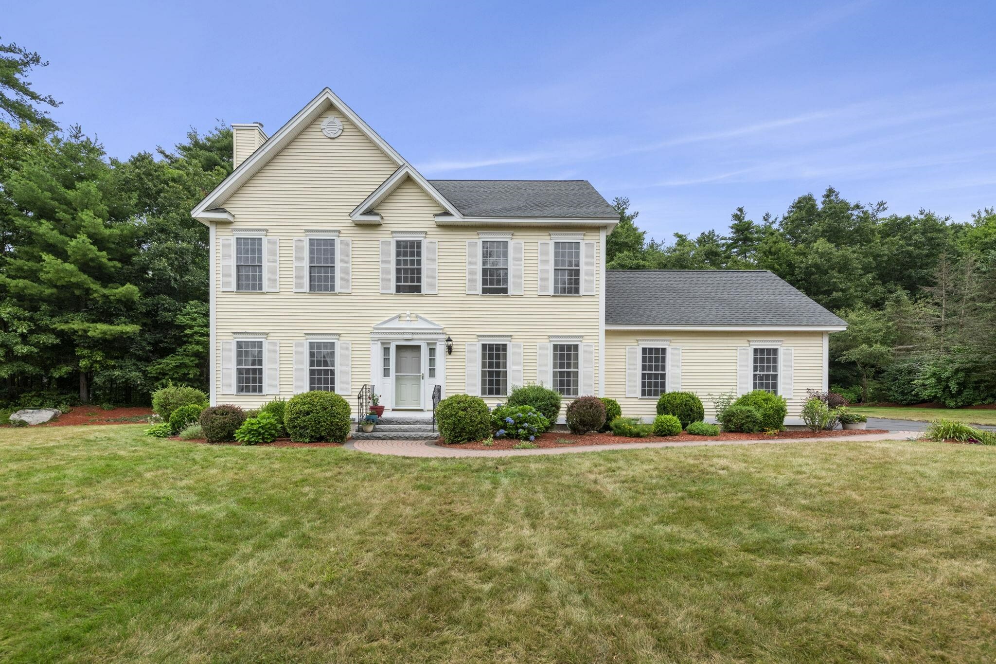 Property Photo:  8 Hunter Mill Way  NH 03053 