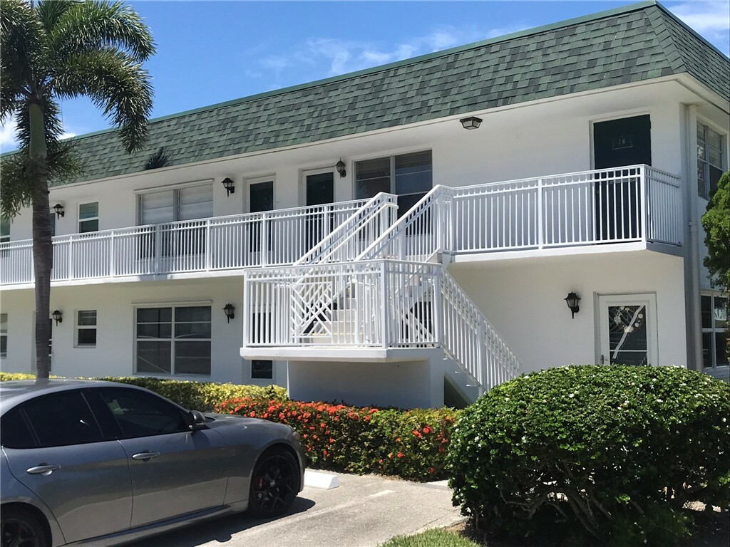 Property Photo:  2800 Indian River Boulevard 6J  FL 32960 