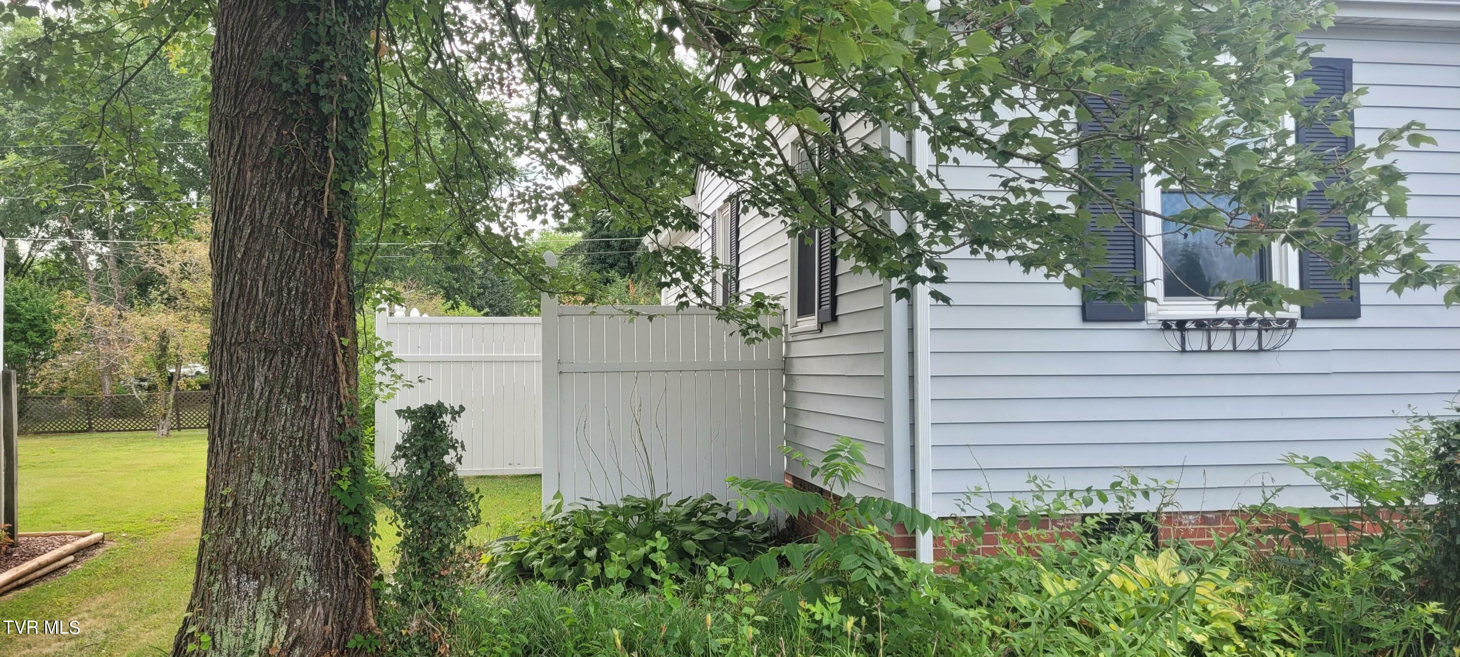 Property Photo:  1301 Midland Drive  TN 37664 